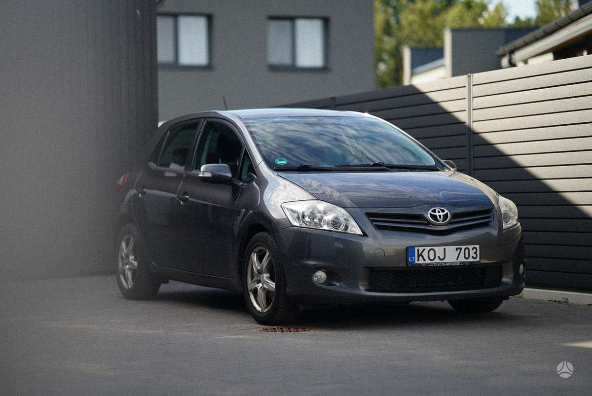 Toyota Auris - 1