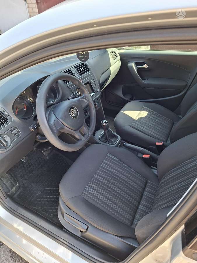 Volkswagen Polo - 7
