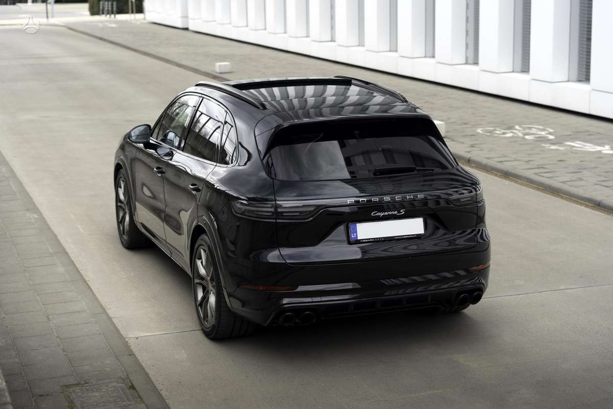 Porsche Cayenne - 8