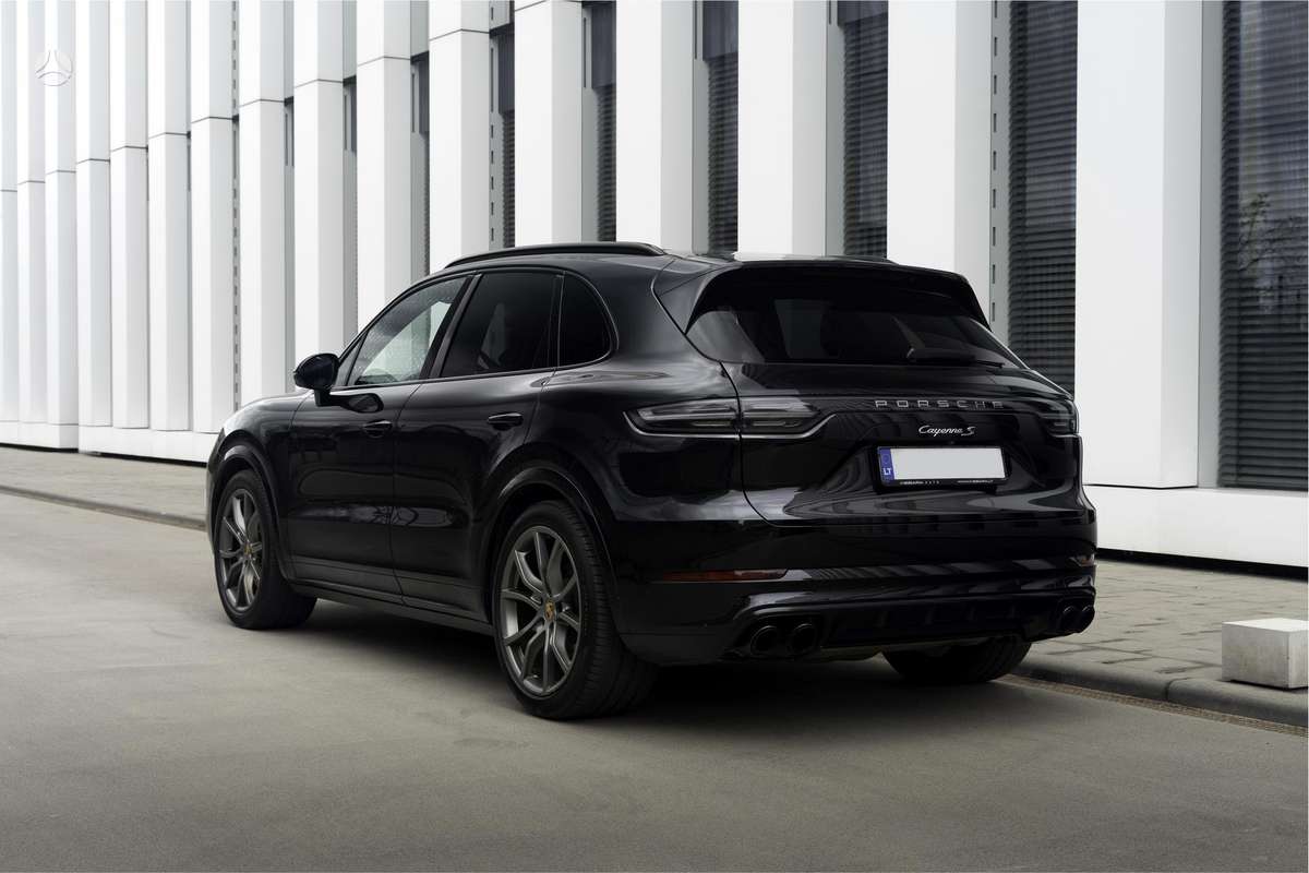Porsche Cayenne - 2