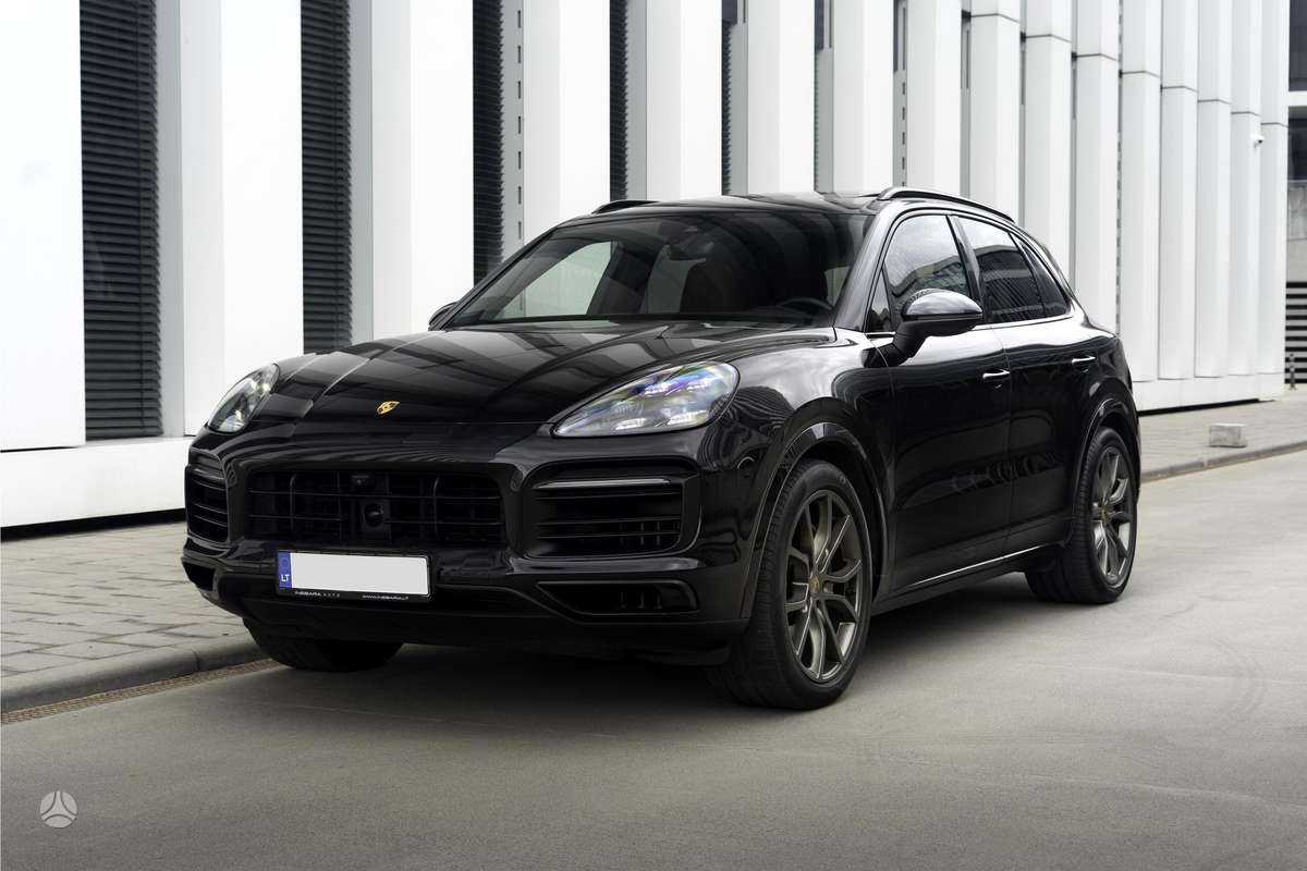 Porsche Cayenne - 1