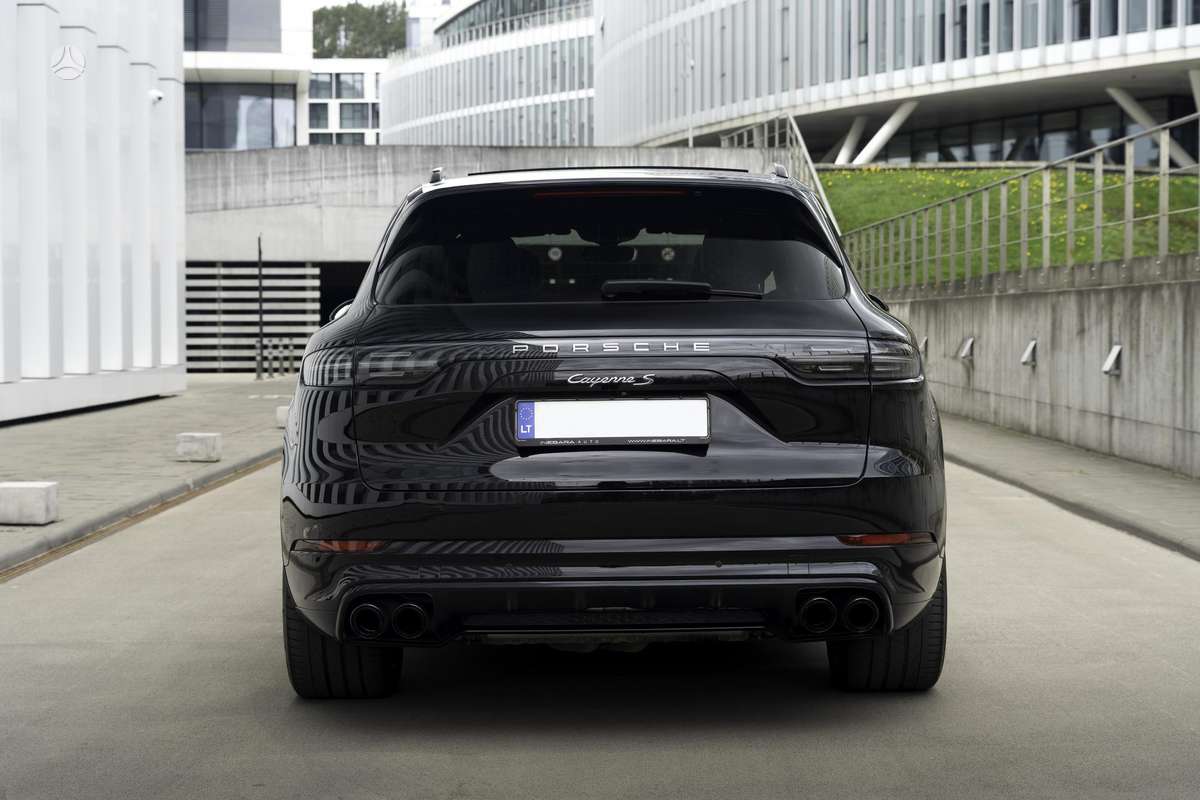 Porsche Cayenne - 3