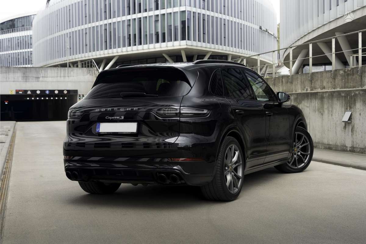 Porsche Cayenne - 10