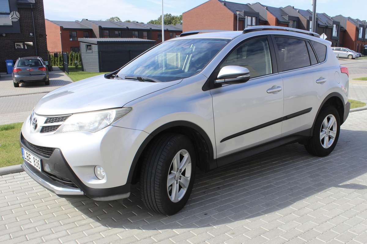 Toyota RAV4 - 1
