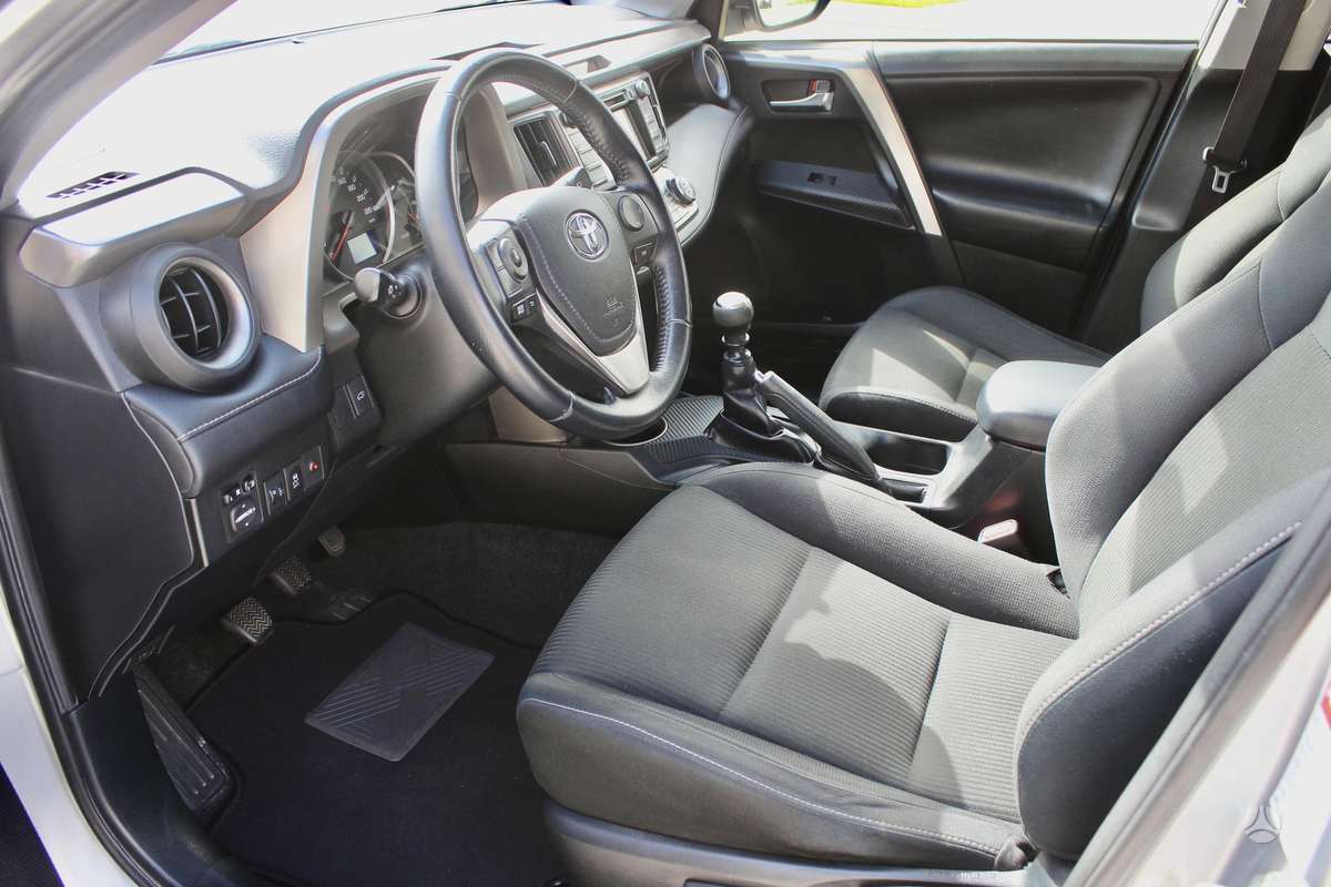 Toyota RAV4 - 7
