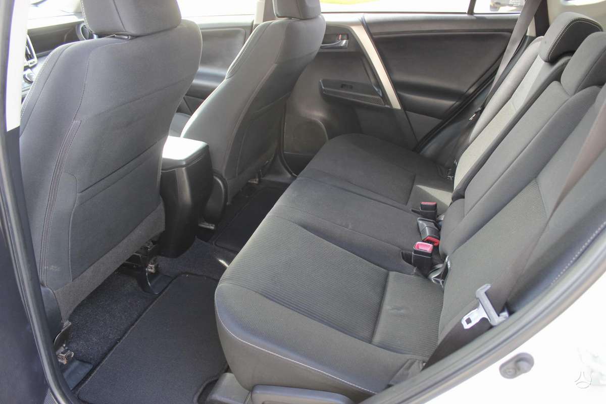 Toyota RAV4 - 8