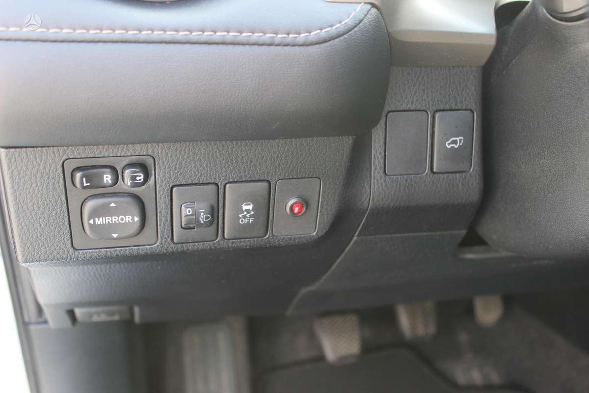 Toyota RAV4 - 9