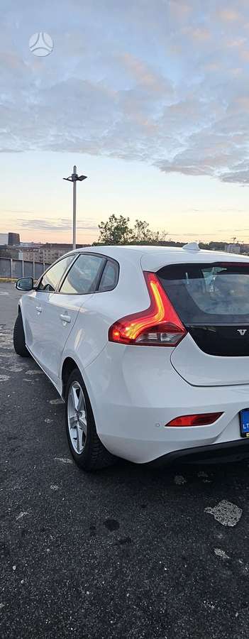 Volvo V40, 1.6 l., Хэтчбек