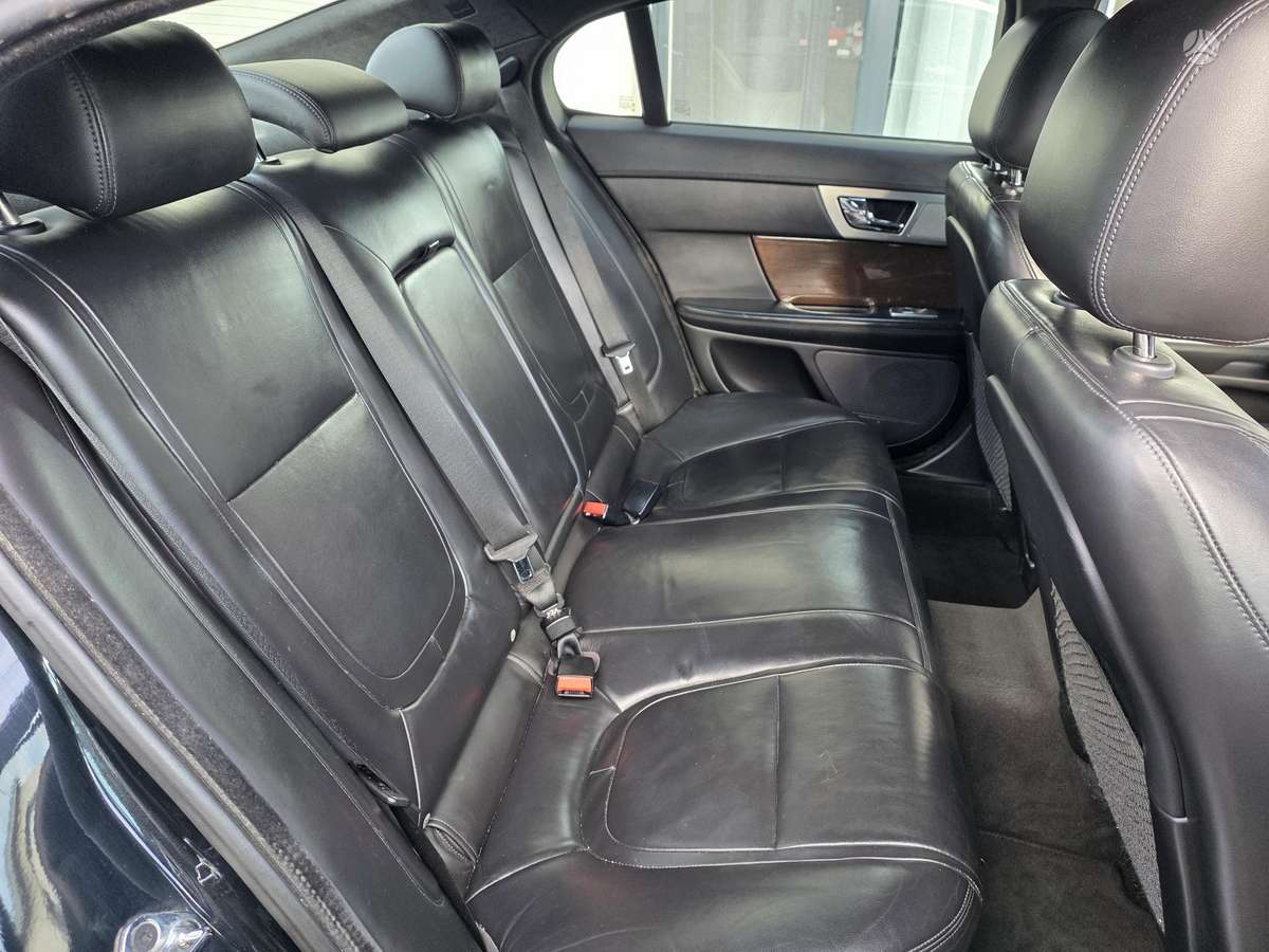 Jaguar XF, 3.0 l., Седан