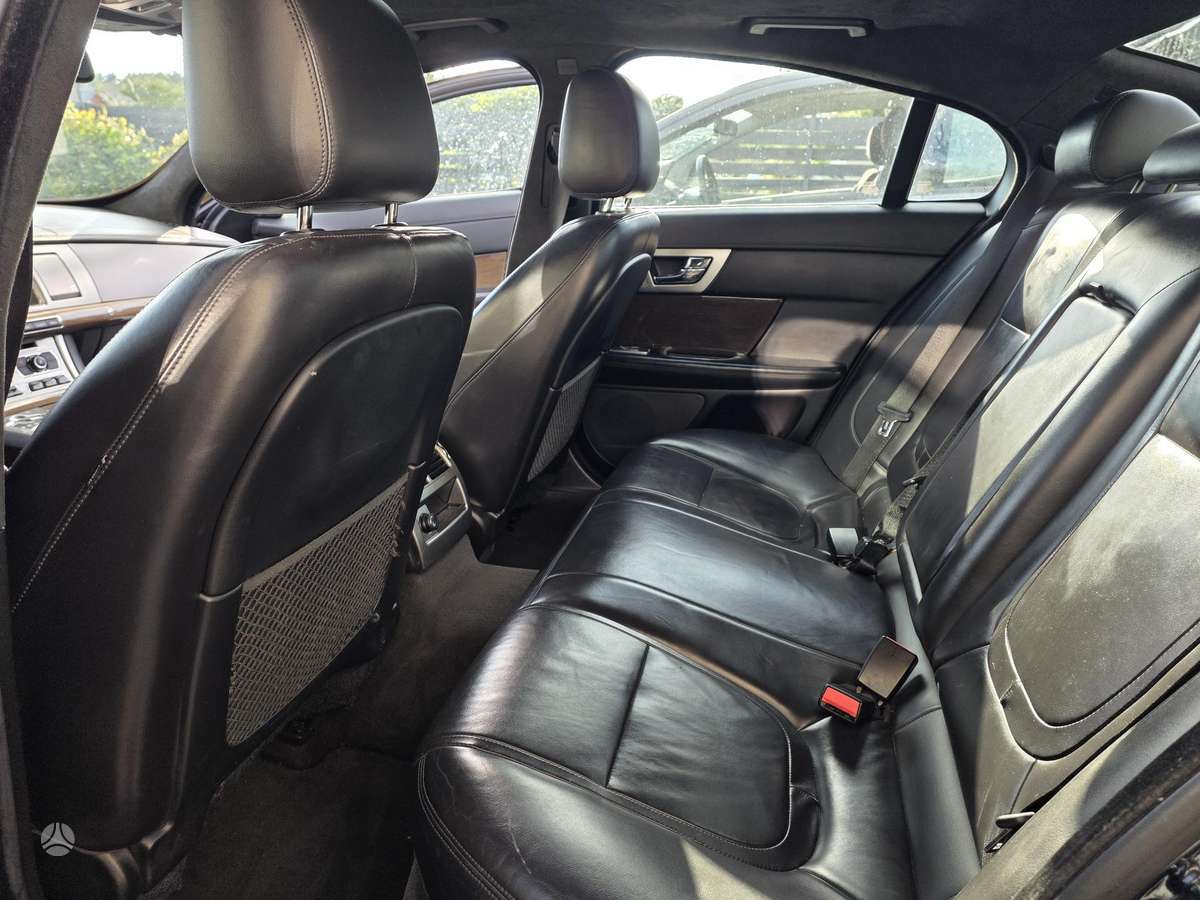 Jaguar XF, 3.0 l., Седан