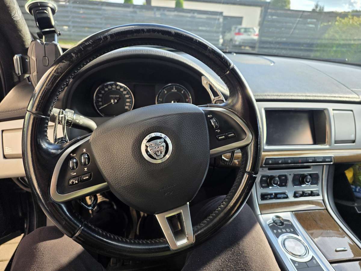 Jaguar XF, 3.0 l., Седан