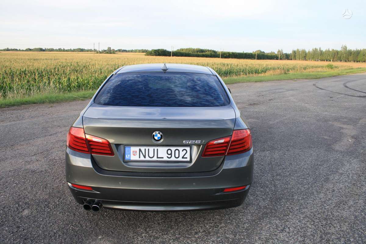 BMW 528, 2.0 l., Седан