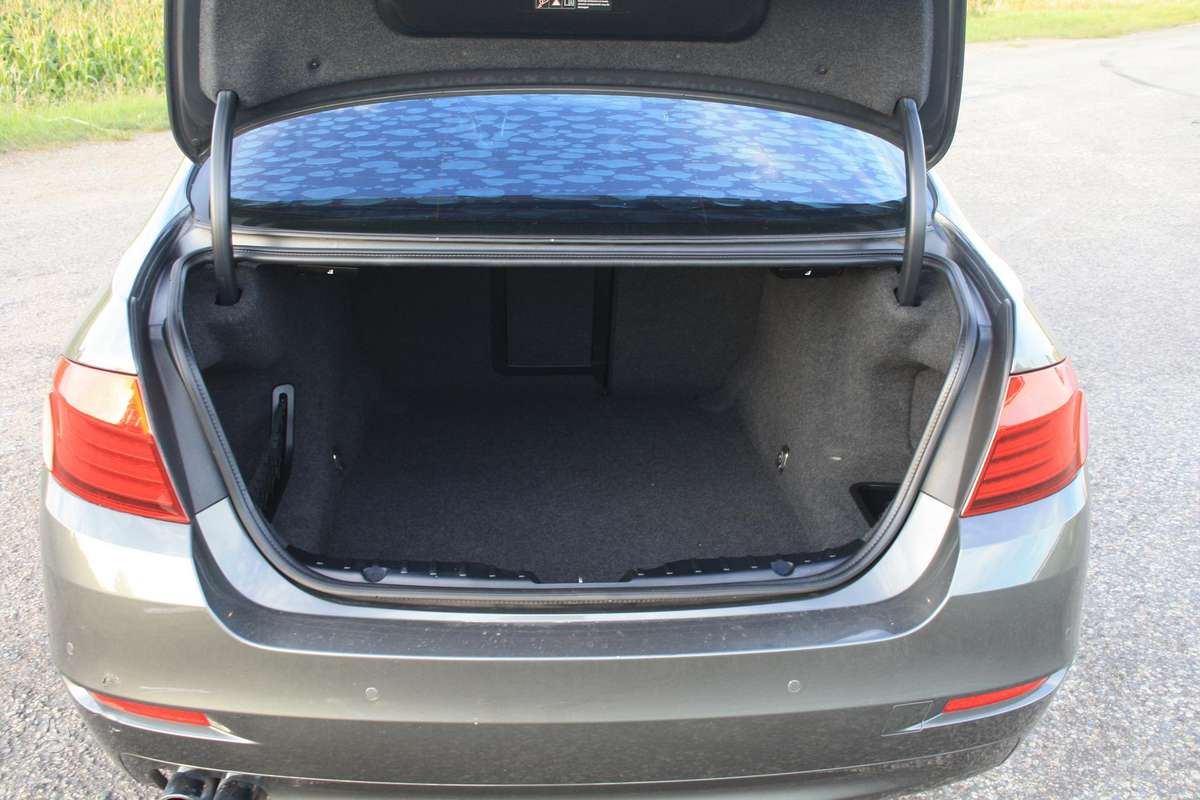 BMW 528, 2.0 l., Седан