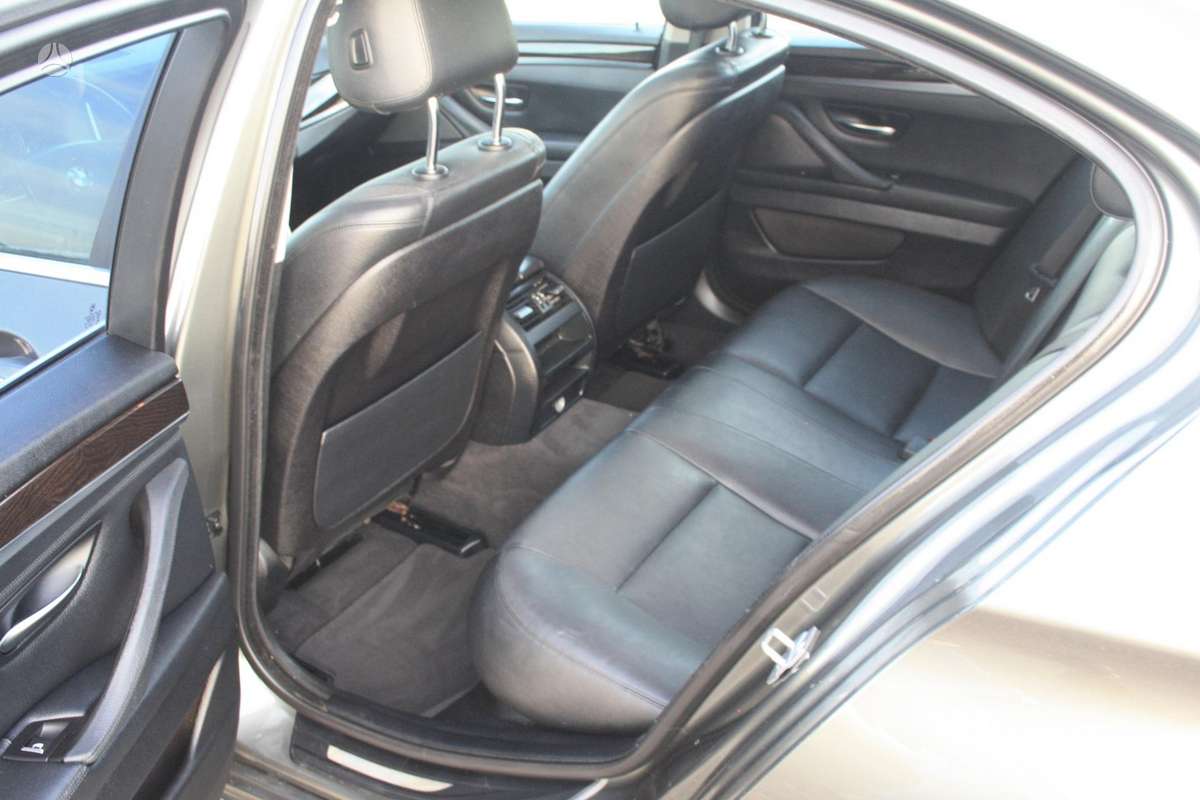 BMW 528, 2.0 l., Седан