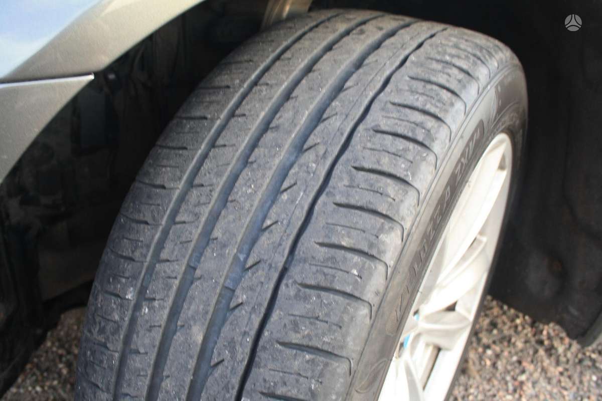 BMW 528, 2.0 l., Седан