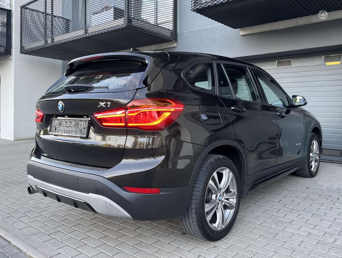 BMW X1, 2.0 l., Внедорожник / Кроссовер