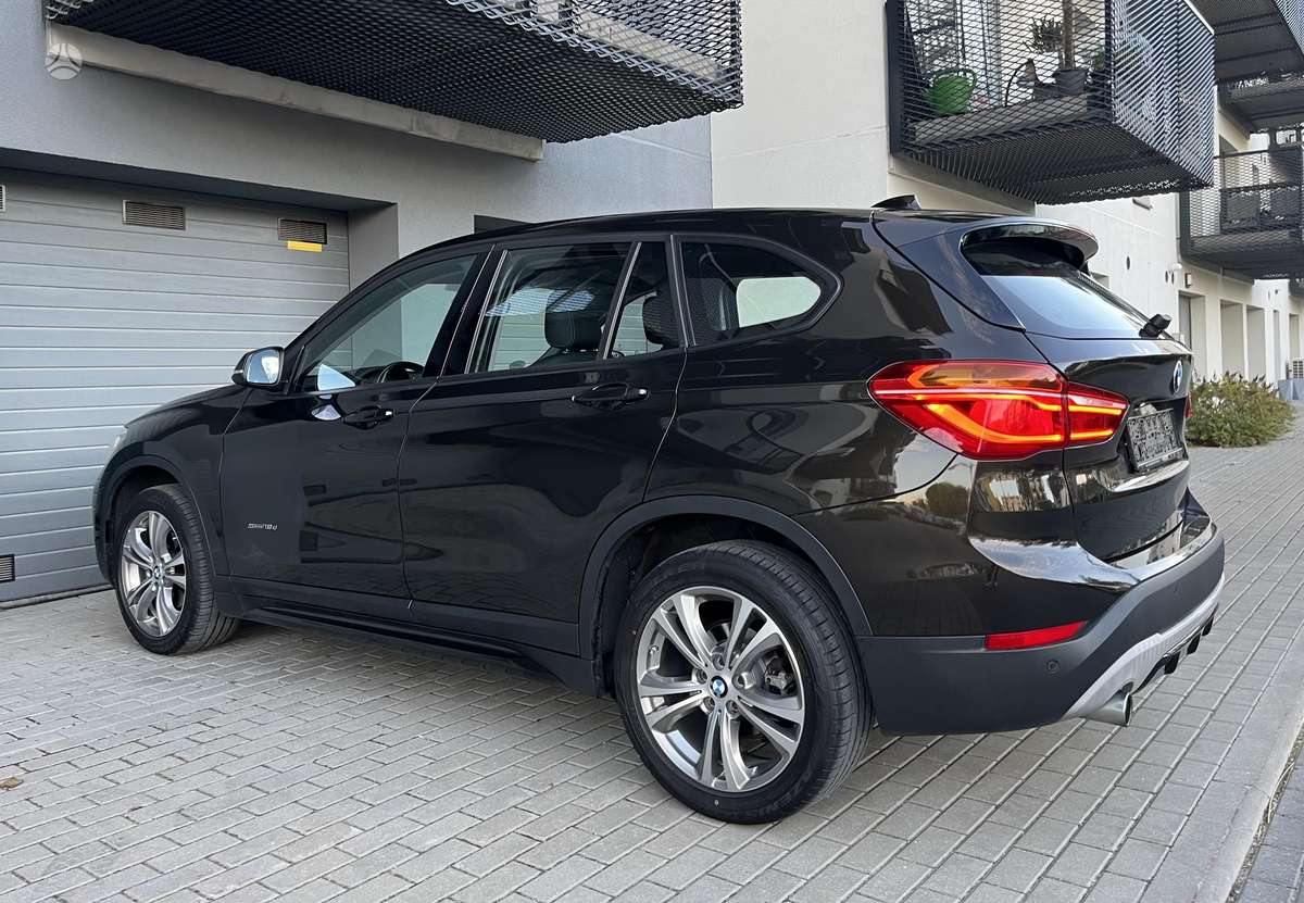 BMW X1, 2.0 l., Внедорожник / Кроссовер