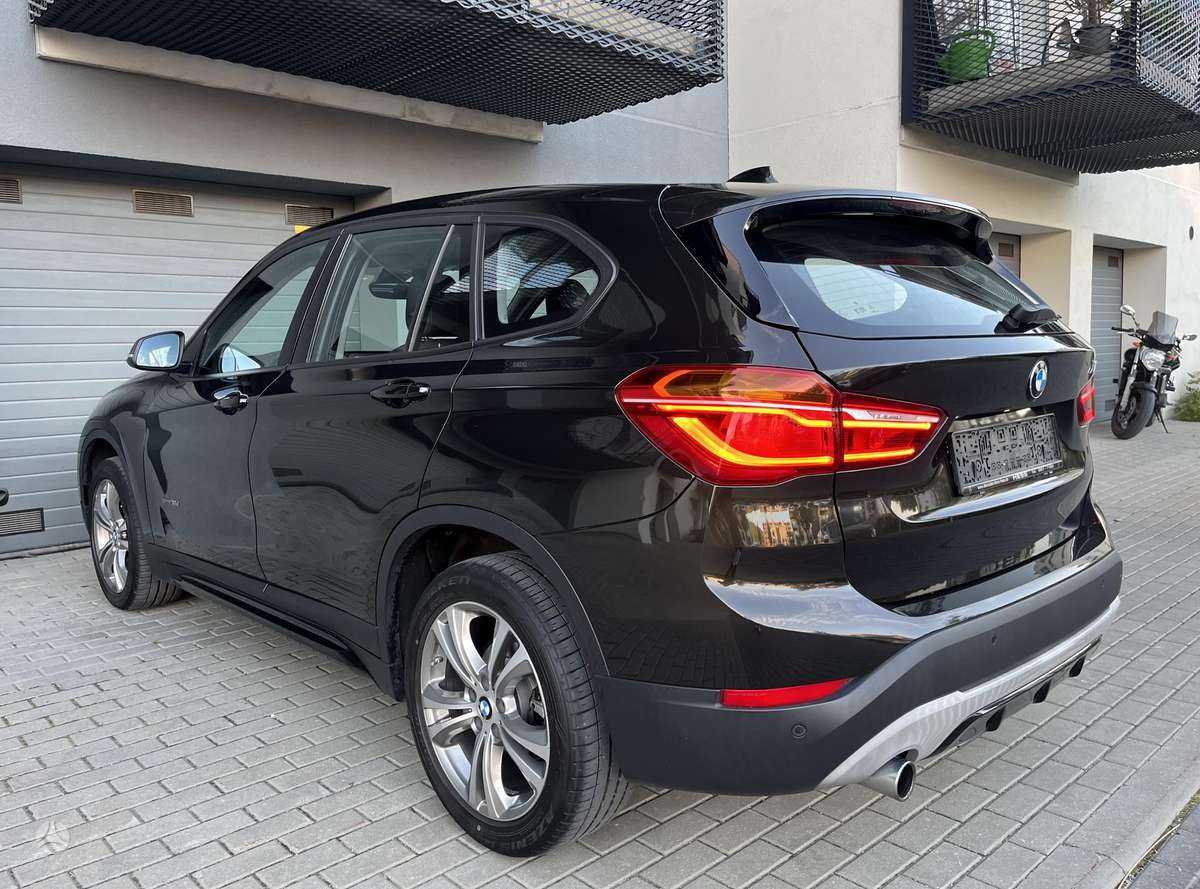 BMW X1, 2.0 l., Внедорожник / Кроссовер