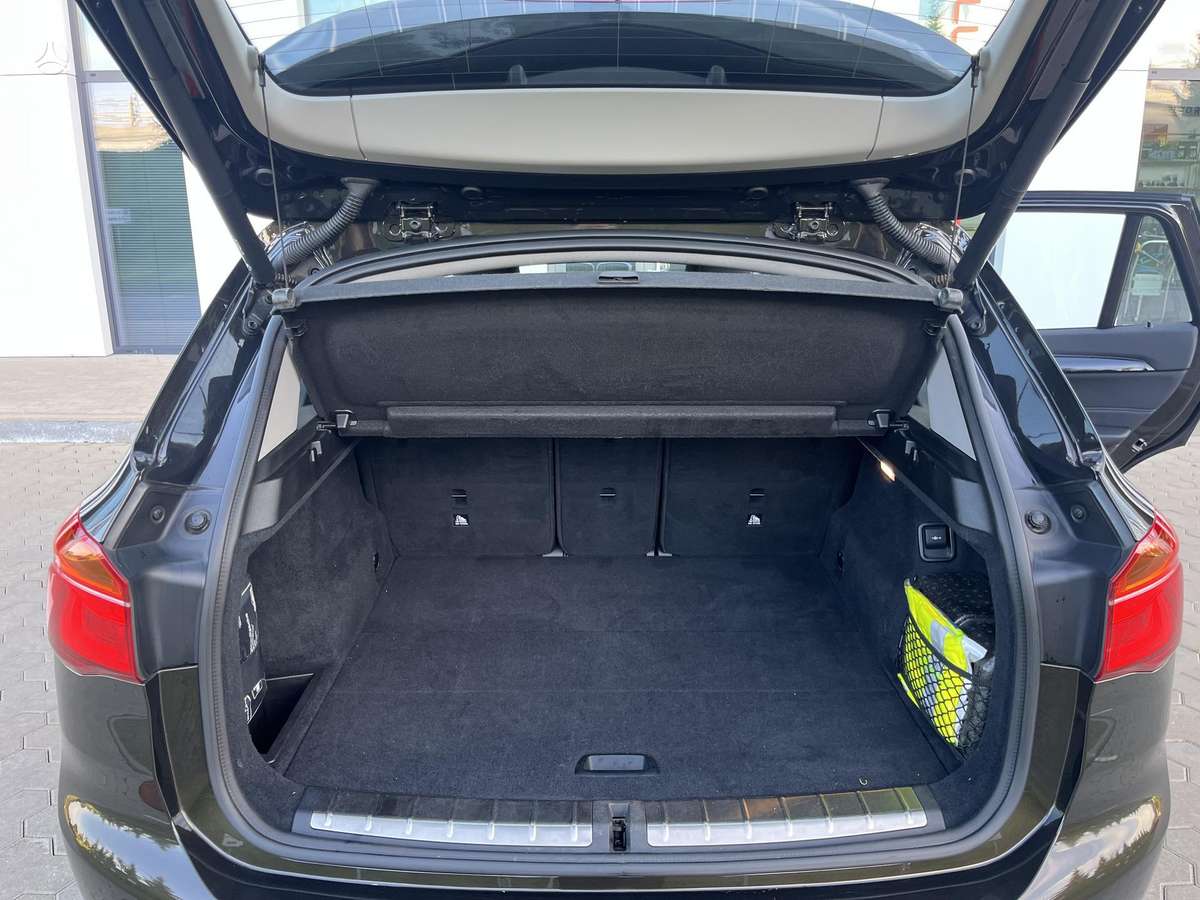 BMW X1, 2.0 l., Внедорожник / Кроссовер