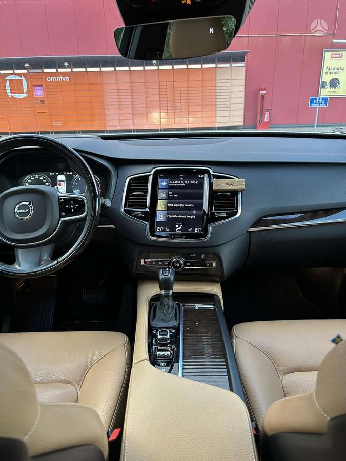 Volvo XC90 - 10