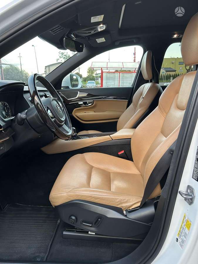 Volvo XC90 - 9