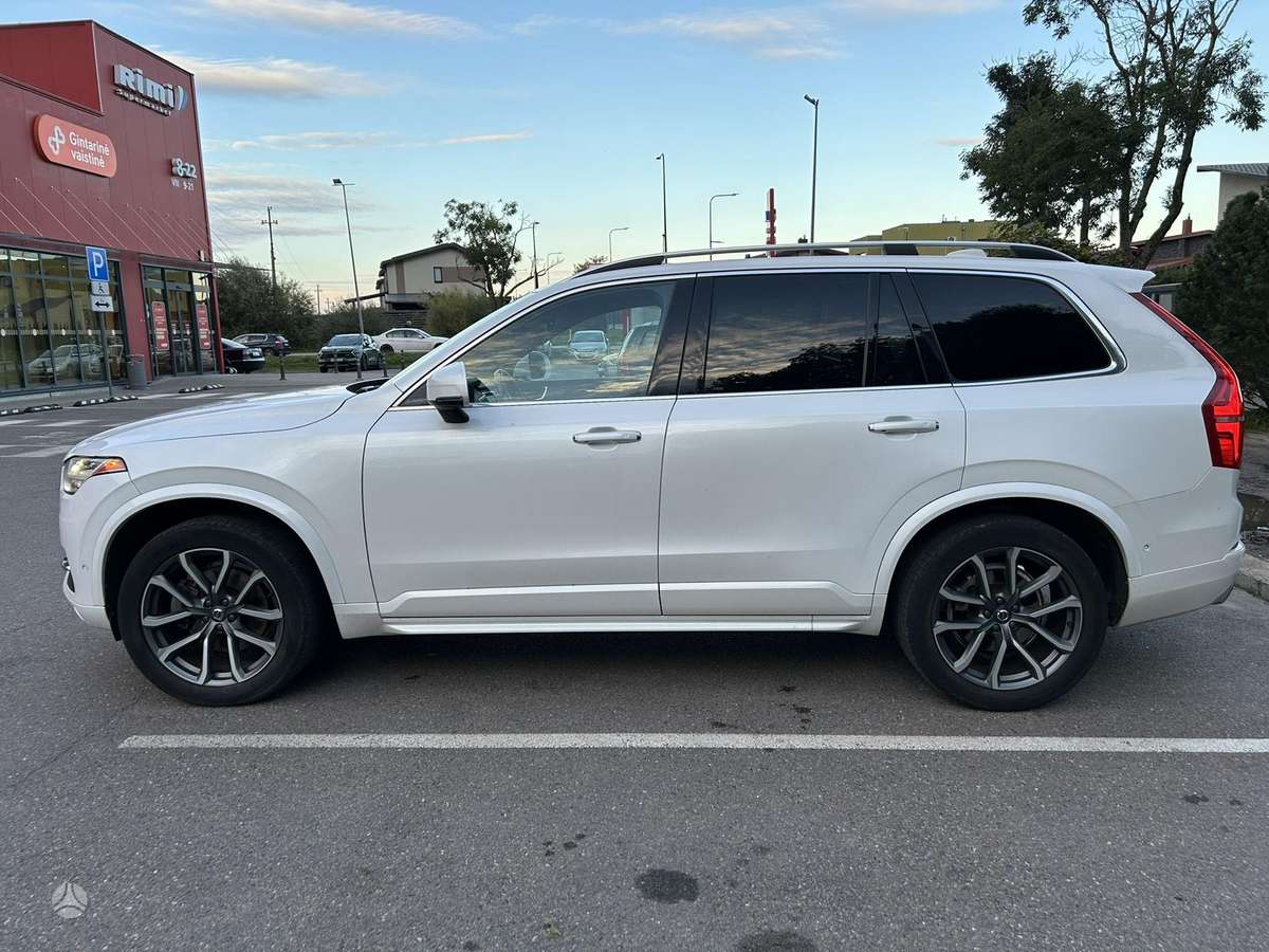 Volvo XC90 - 2