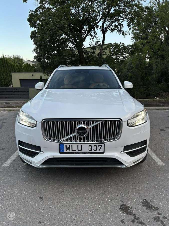 Volvo XC90 - 1