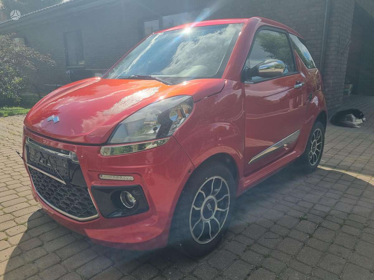 Ligier JS50, 0.5 l., hatchback