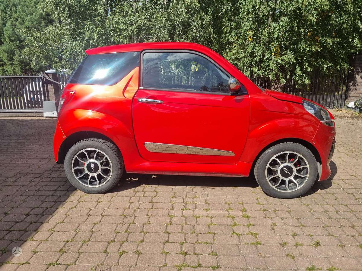 Ligier JS50, 0.5 l., hatchback