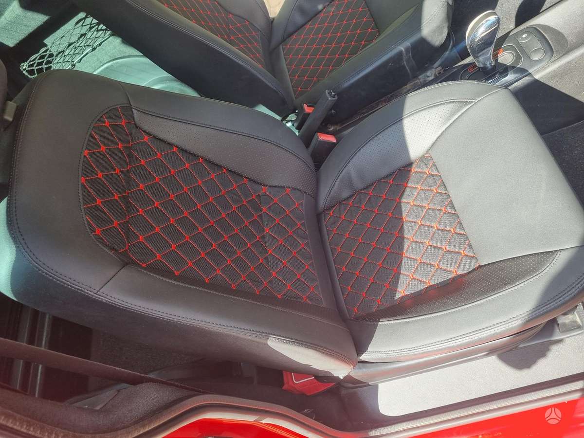 Ligier JS50, 0.5 l., hatchback