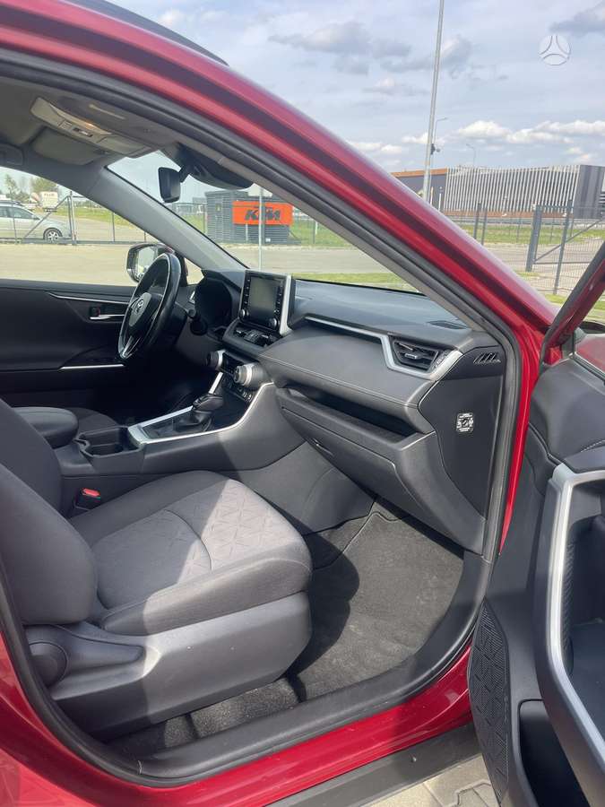 Toyota RAV4 - 8