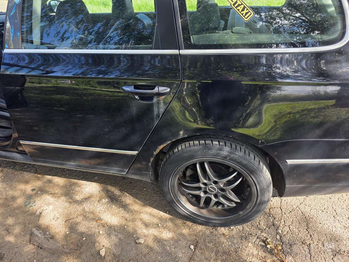 Volkswagen Passat - 4