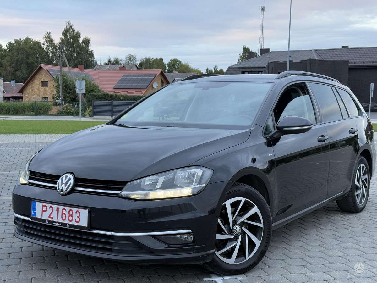 Volkswagen Golf - 1
