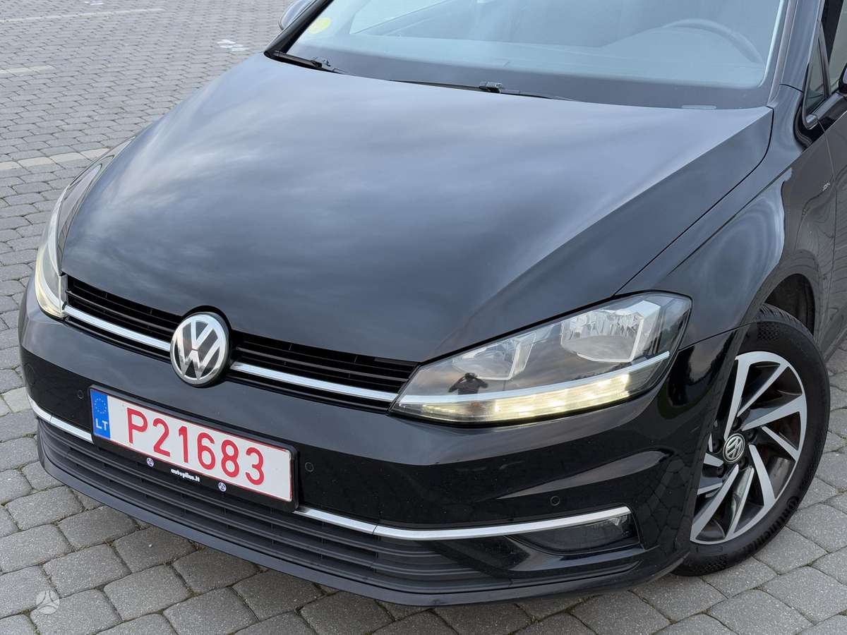 Volkswagen Golf - 10