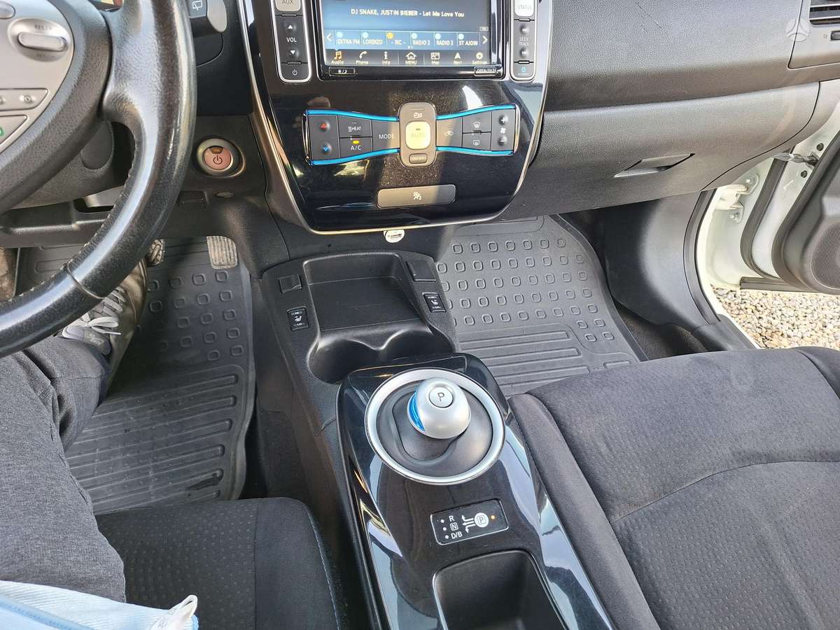 Nissan Leaf, 30 kWh, hatchback