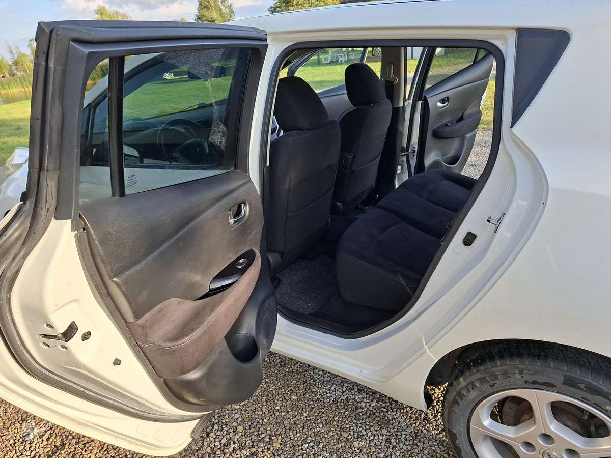 Nissan Leaf, 30 kWh, hatchback