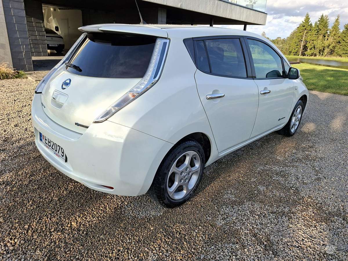 Nissan Leaf, 30 kWh, hatchback