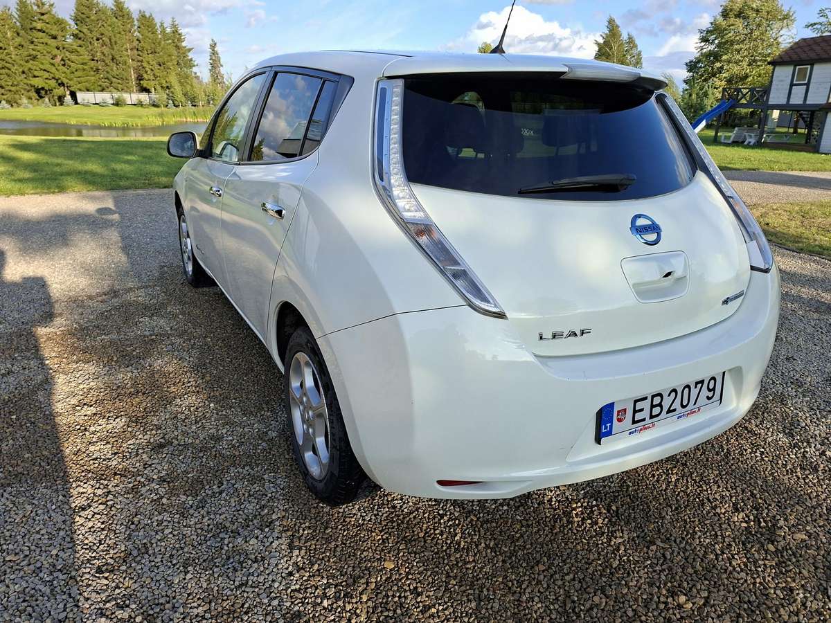 Nissan Leaf, 30 kWh, hatchback