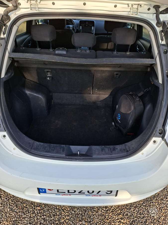 Nissan Leaf, 30 kWh, hatchback