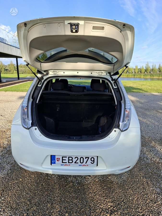 Nissan Leaf, 30 kWh, hatchback