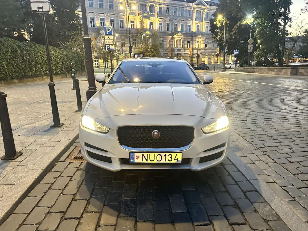 Jaguar XE, 2.0 l., Седан