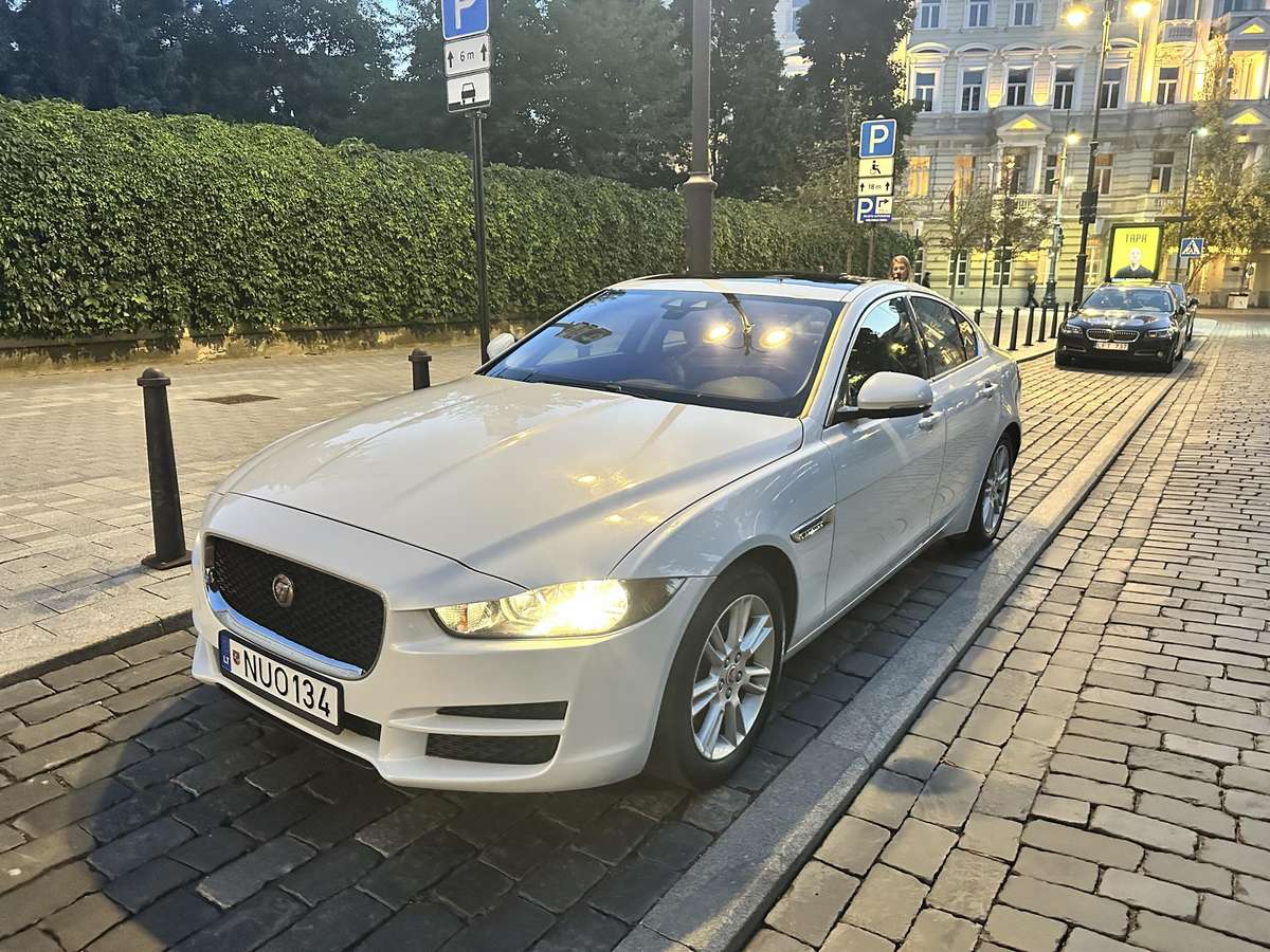 Jaguar XE, 2.0 l., Седан