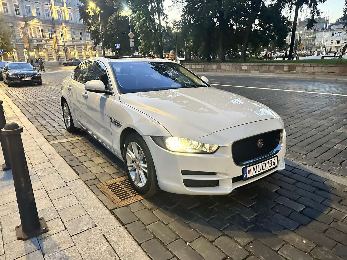 Jaguar XE, 2.0 l., Седан