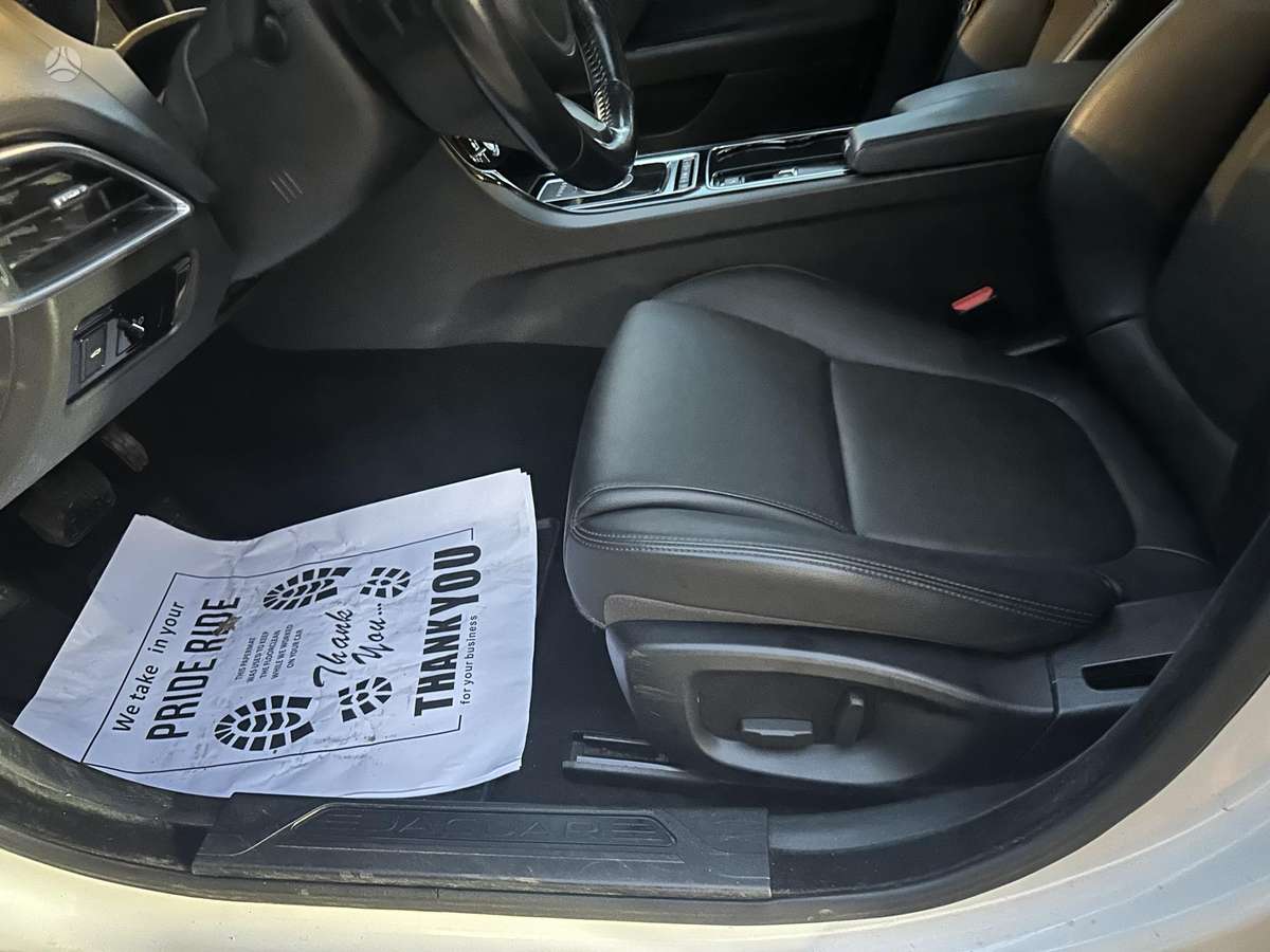Jaguar XE, 2.0 l., Седан