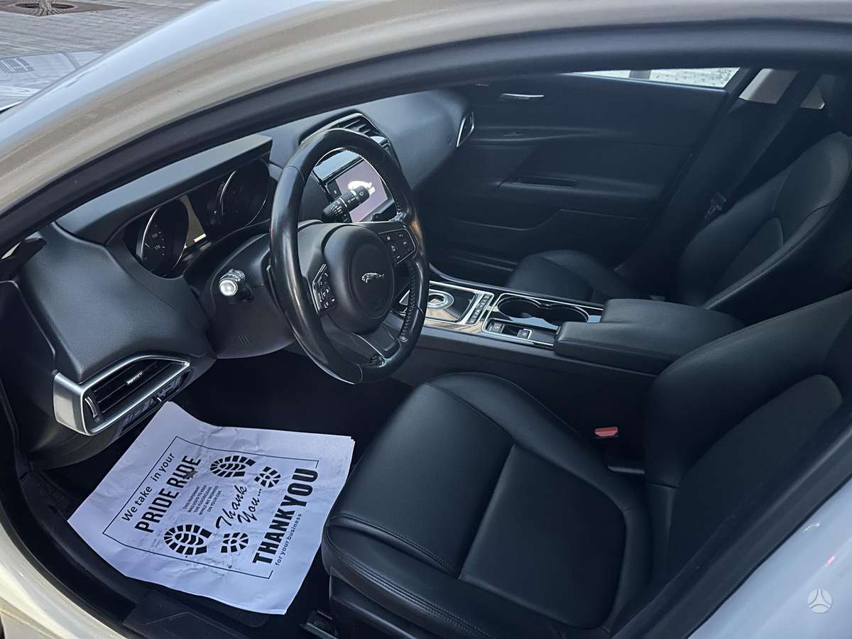 Jaguar XE, 2.0 l., Седан