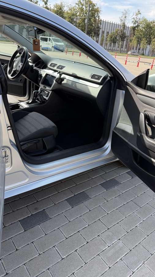 Volkswagen Passat CC - 8