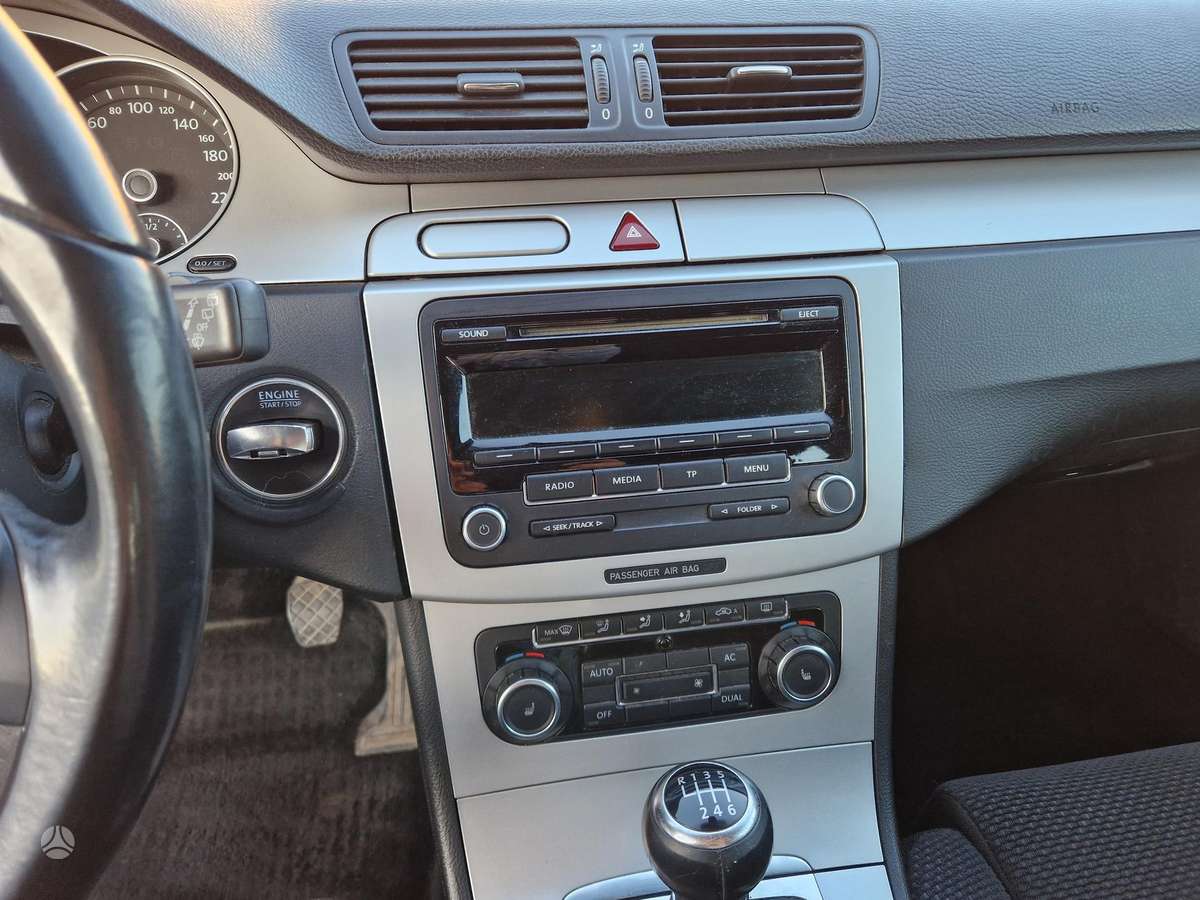 Volkswagen Passat - 5