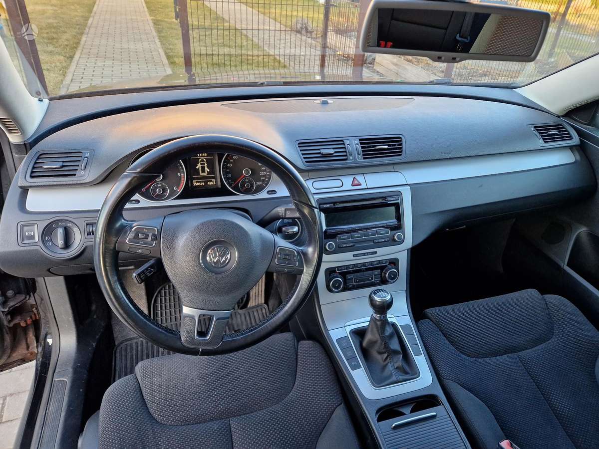 Volkswagen Passat - 12