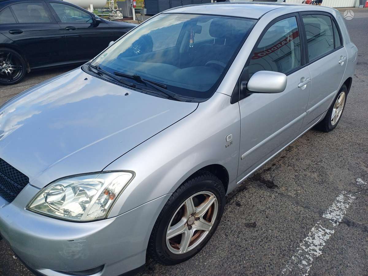 Toyota Corolla - 2