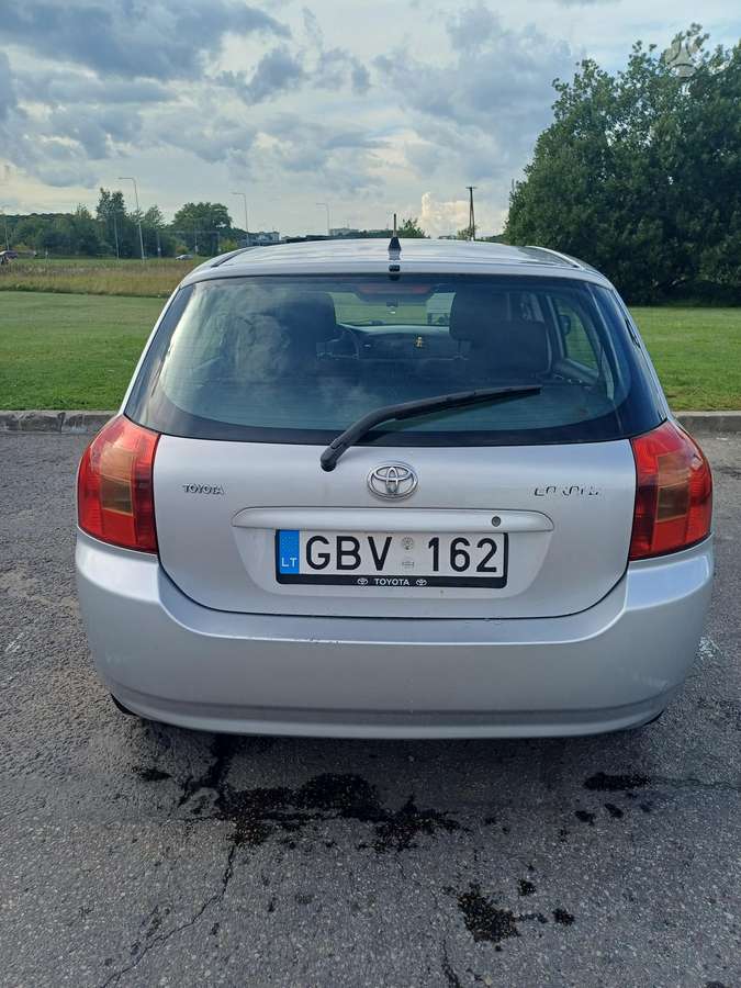 Toyota Corolla - 4
